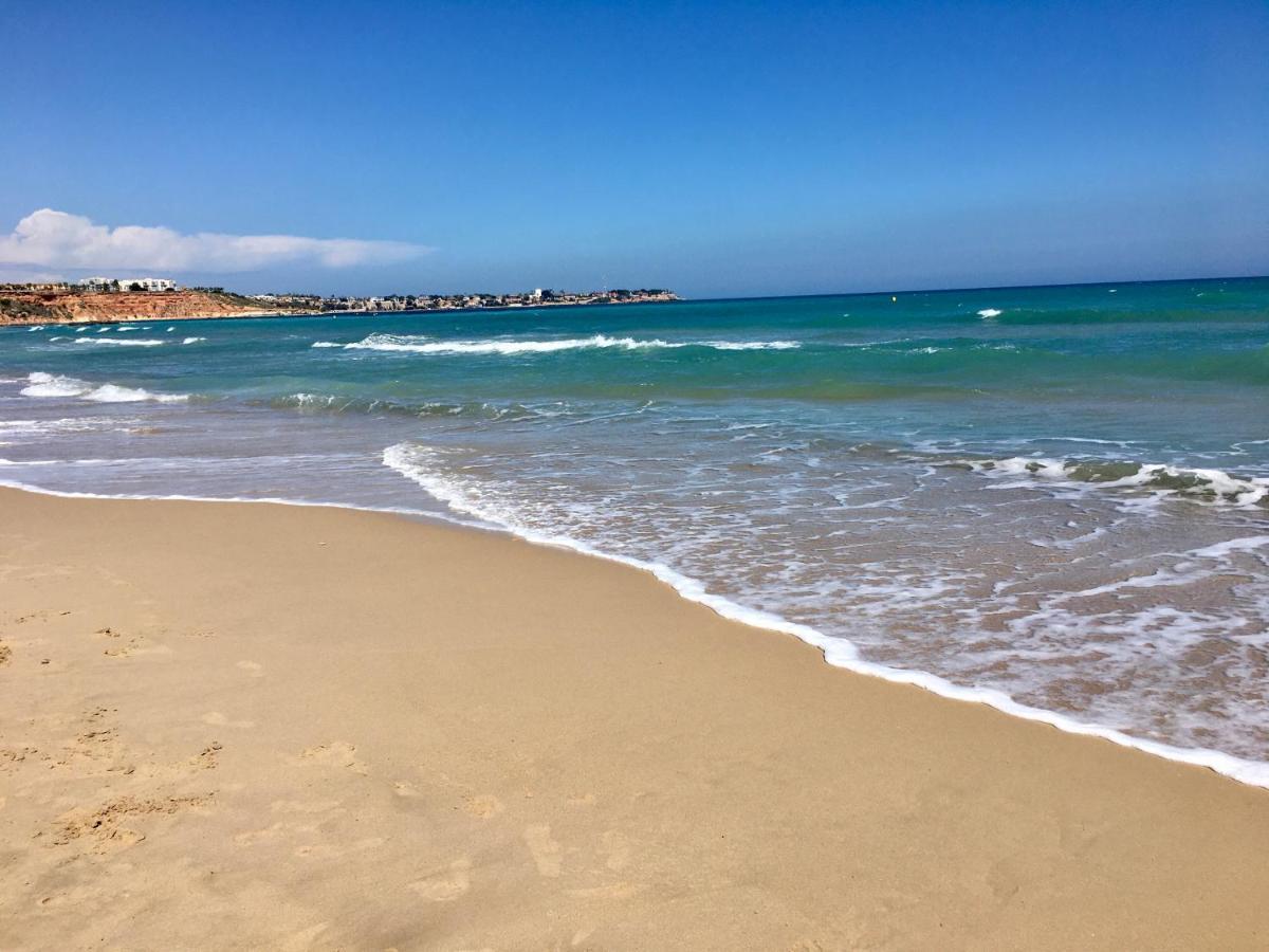 Cosy, Seaview Apartment, Close To Beach And Bars -Edificio Rhin Кампоамор Екстериор снимка