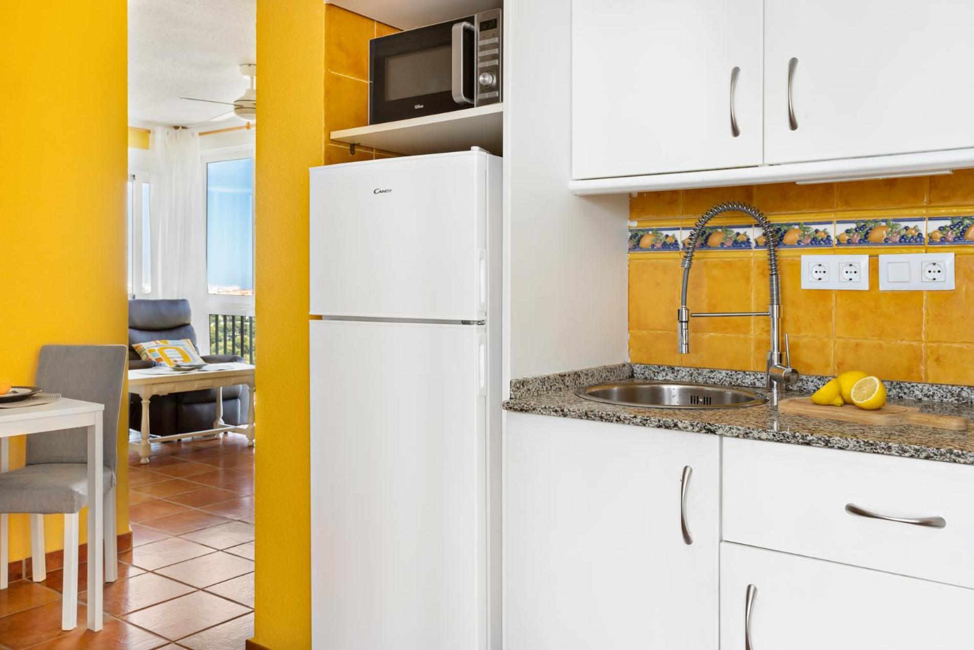Cosy, Seaview Apartment, Close To Beach And Bars -Edificio Rhin Кампоамор Екстериор снимка