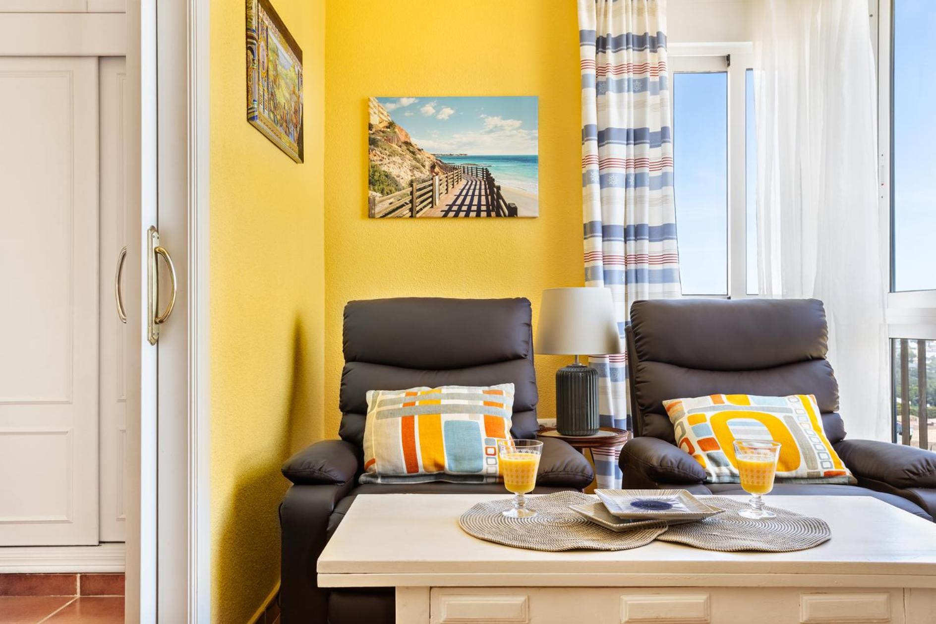 Cosy, Seaview Apartment, Close To Beach And Bars -Edificio Rhin Кампоамор Екстериор снимка