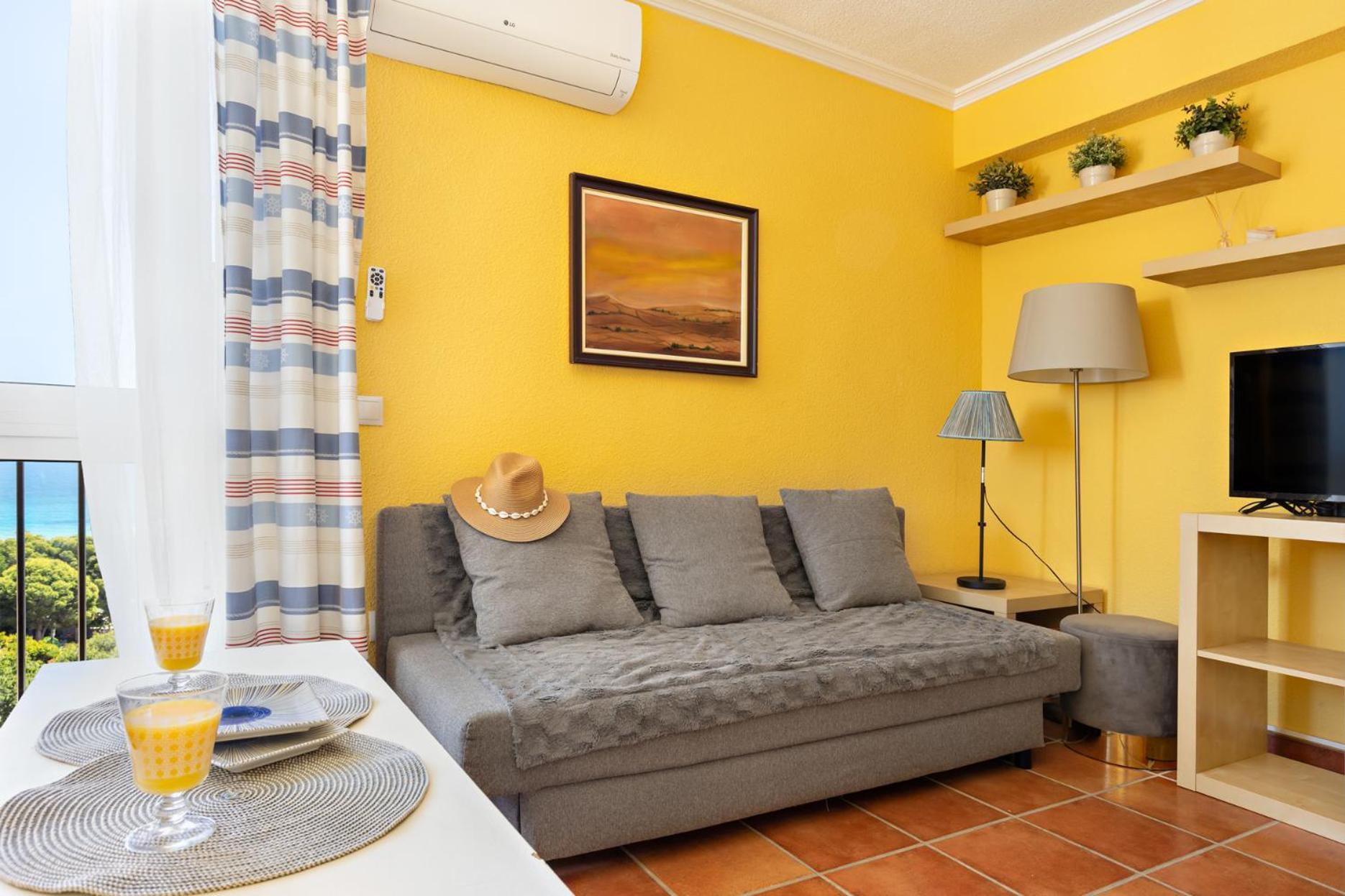 Cosy, Seaview Apartment, Close To Beach And Bars -Edificio Rhin Кампоамор Екстериор снимка