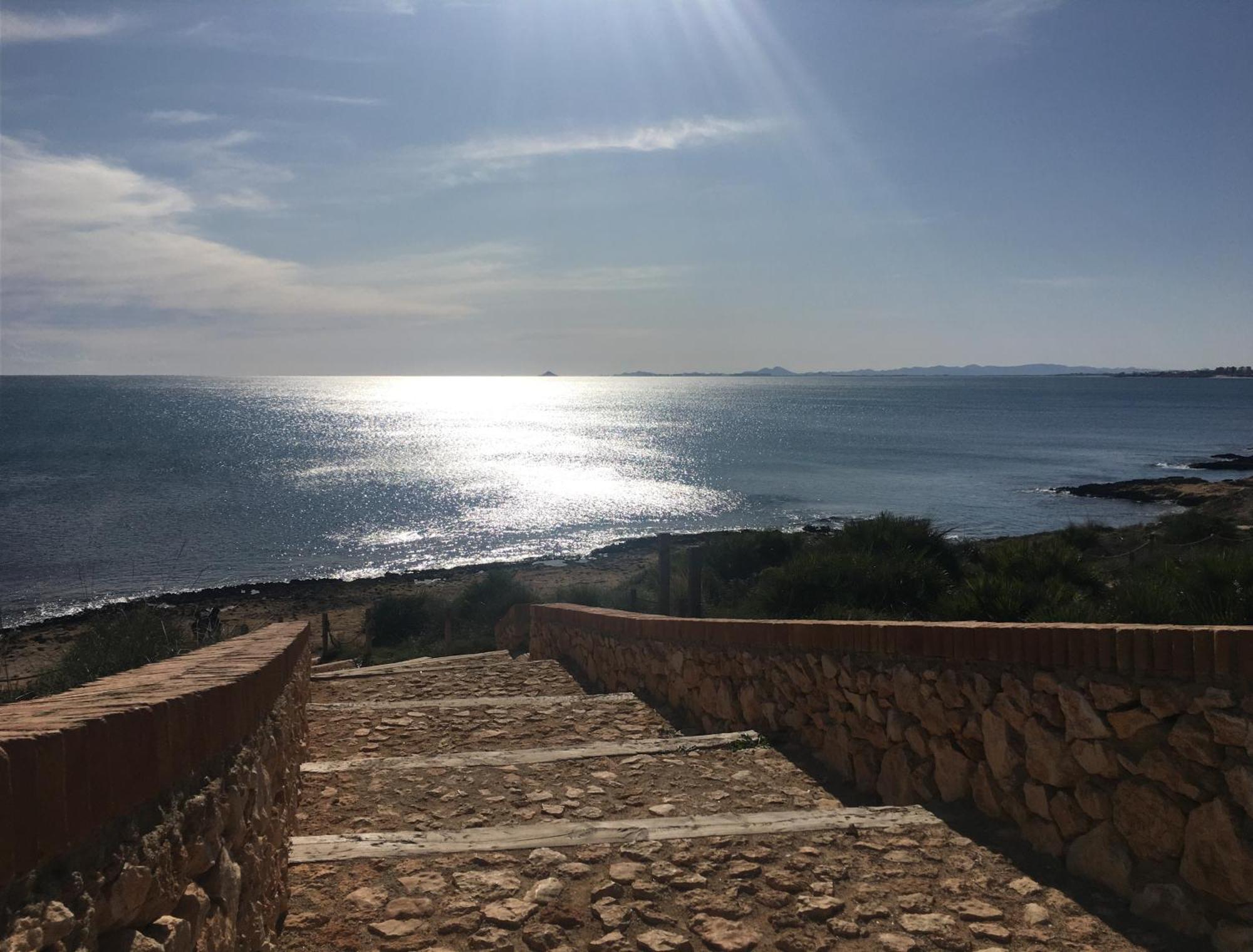 Cosy, Seaview Apartment, Close To Beach And Bars -Edificio Rhin Кампоамор Екстериор снимка