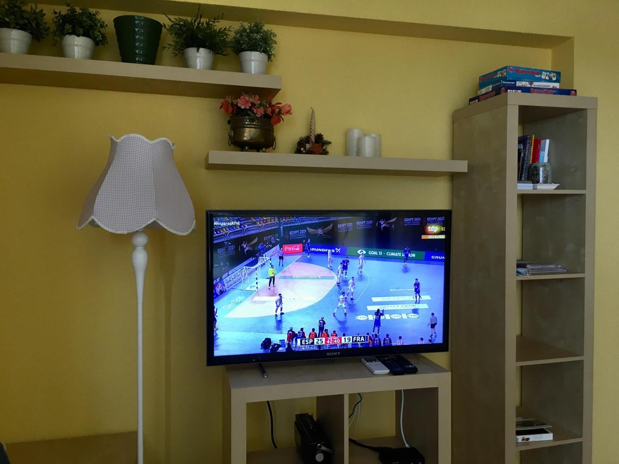 Cosy, Seaview Apartment, Close To Beach And Bars -Edificio Rhin Кампоамор Екстериор снимка