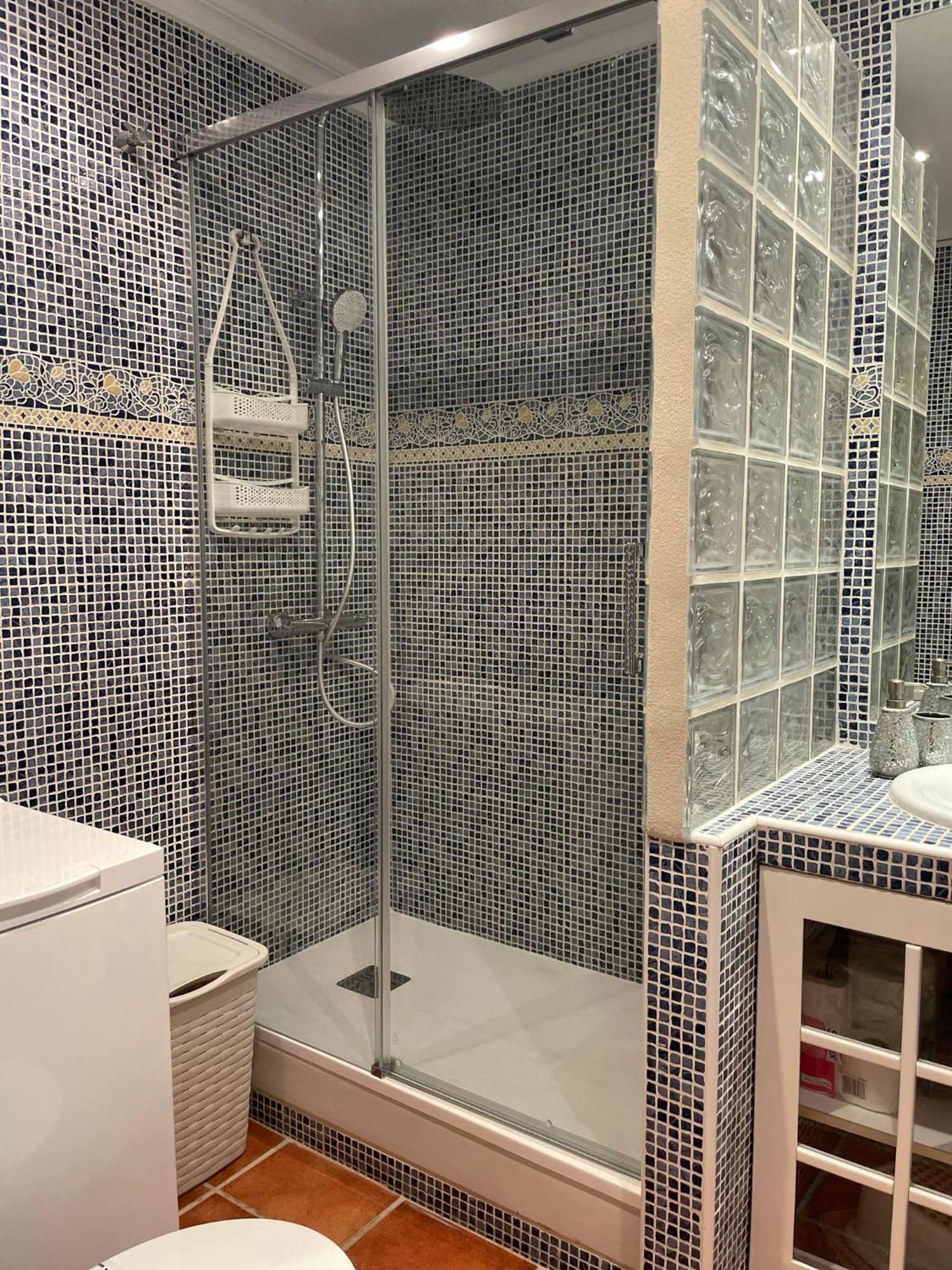 Cosy, Seaview Apartment, Close To Beach And Bars -Edificio Rhin Кампоамор Екстериор снимка